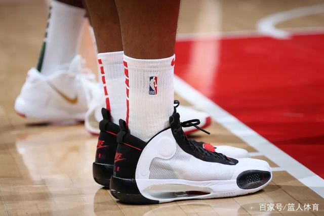 胡金秋27+13赵岩昊21分 广厦终结青岛4连胜